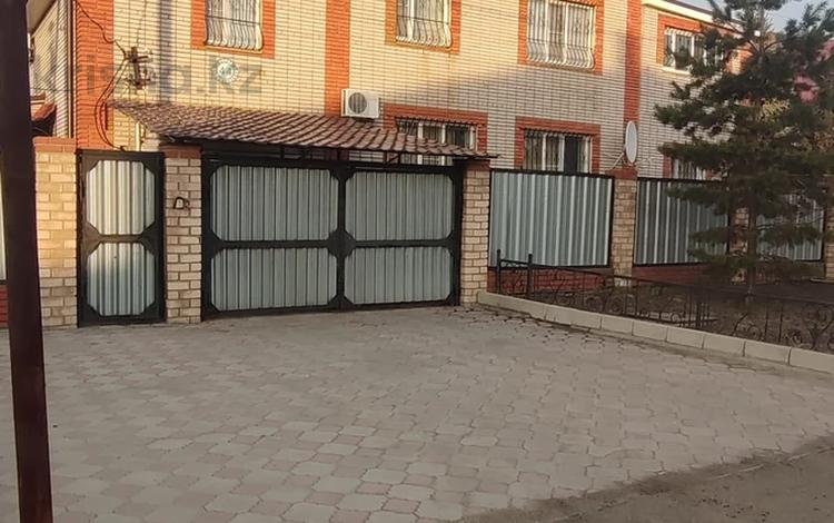 Жеке үй · 10 бөлме · 343 м² · 15 жүзд., Балыктинская, бағасы: 65 млн ₸ в Рудном — фото 2