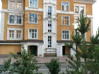 4-бөлмелі пәтер · 140 м² · 4/5 қабат, 222 переулок 4/4, бағасы: 130 млн ₸ в Астане, Есильский р-н