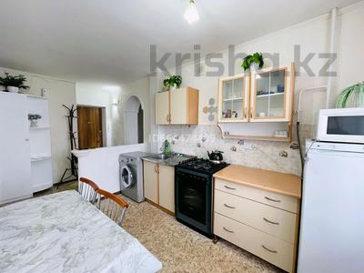 2-комнатная квартира · 56 м² · 4/9 этаж, Абая 108 — Сити центр за 15 000 ₸ в Уральске