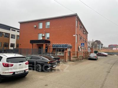 Свободное назначение, офисы, магазины и бутики, салоны красоты, медцентры и аптеки, образование · 1100 м² за 400 млн 〒 в Атырау