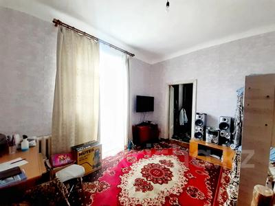 2-комнатная квартира, 45.6 м², 2/2 этаж, мкр Михайловка , Бадина 174 за 11.5 млн 〒 в Караганде, Казыбек би р-н