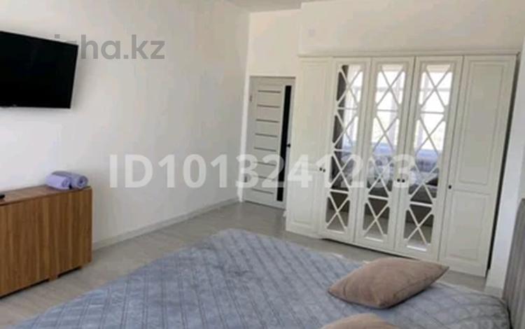 1-бөлмелі пәтер · 50 м² · 12/12 қабат, мкр 11 144, бағасы: 12 000 ₸ в Актобе — фото 2