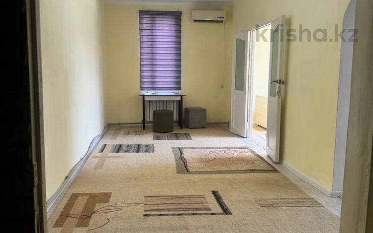 2-комнатная квартира, 50 м², 2/5 этаж помесячно, мкр Нурсат