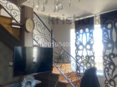 Отдельный дом · 5 комнат · 200 м², Жумабаева 27/6 — Жумабаева Обаган за 1.2 млн 〒 в Астане, Алматы р-н