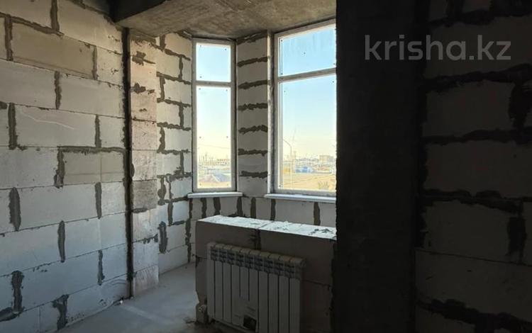 4-бөлмелі пәтер · 174 м² · 2/5 қабат, мкр Нурсая, Абулхайр-хана 56/6, бағасы: 57 млн ₸ в Атырау — фото 2
