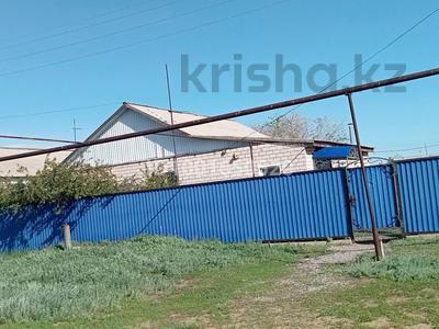 Продажа домов и дачи в Актюбинской обл.: Отдельный дом · 3 комнаты · 100 м² · 10 сот., Парковая 5а за 15 млн 〒 Отдельный дом · 3 комнаты · 100 м² · 10 сот., Парковая 5а за 15 млн 〒 в Актобе, жилой массив Курайлы