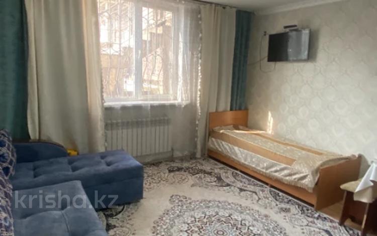 1-комнатная квартира, 25 м², 1/5 этаж, мкр Дорожник за 15 млн 〒 в Алматы, Жетысуский р-н — фото 2