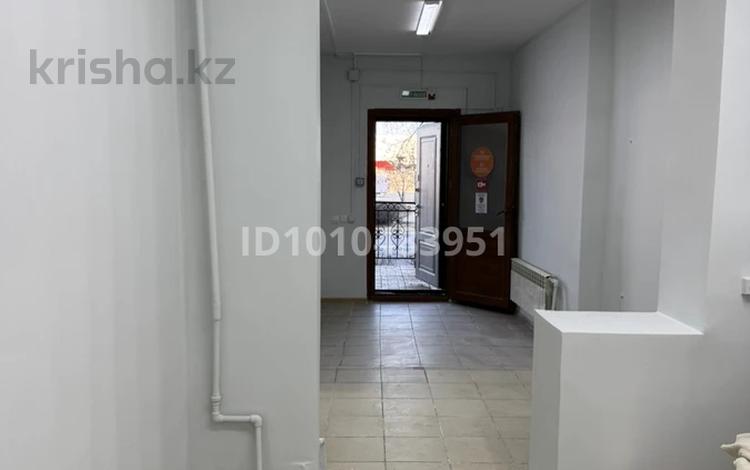 Свободное назначение, офисы, магазины и бутики, салоны красоты, медцентры и аптеки, образование, кабинеты и рабочие места, студии · 80 м² за 360 000 〒 в Актау, 8-й мкр — фото 2