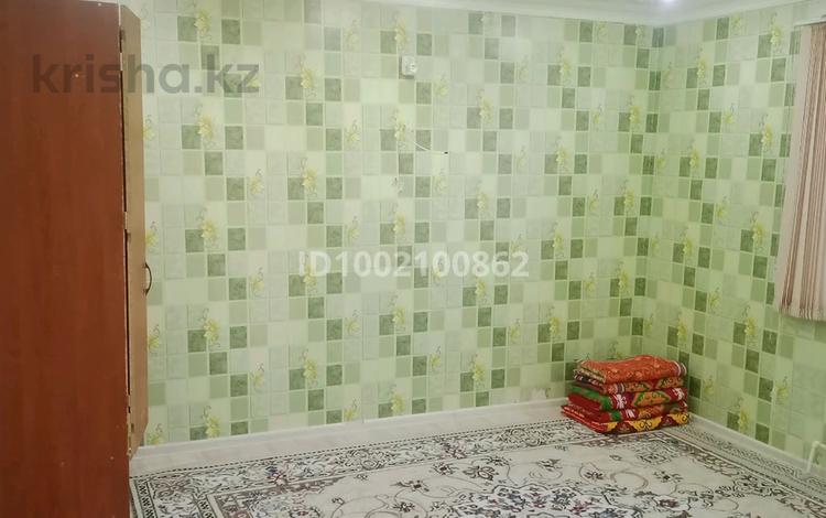 Отдельный дом · 2 комнаты · 40 м², мкр. Зачаганск пгт, Кобыланды батыр 10 — Магазин Айхан жакта за 65 000 〒 в Уральске — фото 2
