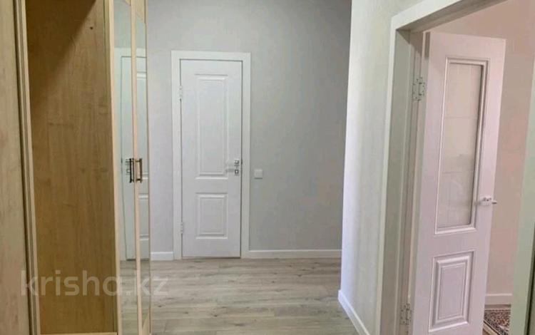 2-комнатная квартира · 44 м² · 9/10 этаж, Роза багланова 1 за 230 000 ₸ в Астане, Есильский р-н — фото 2