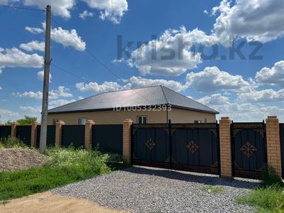 Отдельный дом · 6 комнат · 300 м² · 10 сот., Садоводческий коллектив 194А за 46 млн 〒 в Актобе, СК Сарбаз