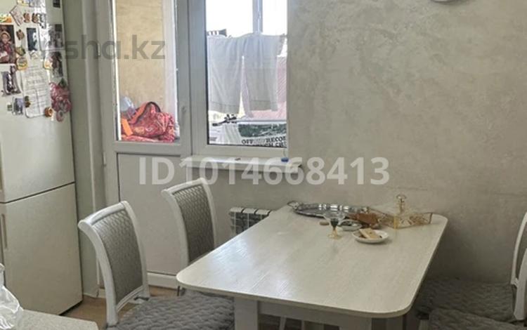 2-комнатная квартира · 58 м² · 12/12 этаж, мкр Акбулак 121 за 280 000 ₸ в Алматы, Алатауский р-н — фото 2