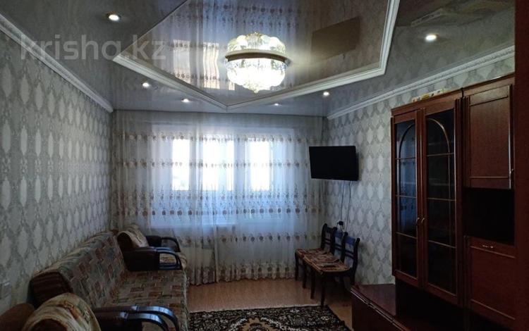 2-комнатная квартира, 46 м², 4/5 этаж помесячно, Жастар за 95 000 〒 в Талдыкоргане — фото 2