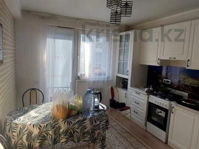 2-бөлмелі пәтер, 61 м², 3/5 қабат, мкр Шугыла, Жунисова, бағасы: 27 млн 〒 в Алматы, Наурызбайский р-н