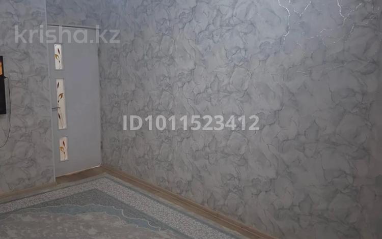 2-бөлмелі пәтер · 47 м² · 2/4 қабат, Шаңырақ ш/а 17 — Шаңырақ ш/а орташа ремонтталған таза үй, бағасы: 9 млн ₸ в Жанаозен — фото 2