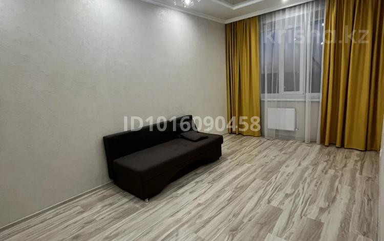 1-комнатная квартира · 42 м² · 8/9 этаж, Камзина 41/1 за 150 000 ₸ в Павлодаре — фото 2