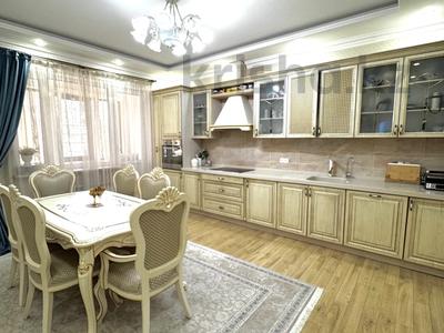 4-бөлмелі пәтер · 200 м² · 4/20 қабат, Республики 3/2, бағасы: 157 млн ₸ в Астане, Сарыарка р-н