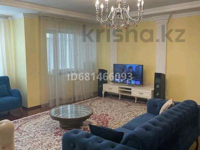 4-бөлмелі пәтер, 180 м², 5/6 қабат ай сайын, Владимирская 2в, бағасы: 300 000 〒 в Атырау