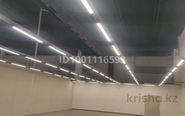 Свободное назначение, офисы, магазины и бутики, склады, кабинеты и рабочие места · 200 м² за 700 000 〒 в Караганде, Казыбек би р-н — фото 2