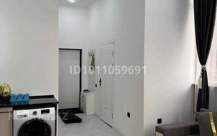 2-бөлмелі пәтер · 40 м² · 10/10 қабат, Куаныша Толеметова 50/23, бағасы: 210 000 ₸ в Шымкенте, Абайский р-н — фото 2