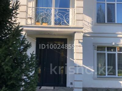 Отдельный дом · 5 комнат · 240 м², мкр Самал-2 — Луганского за 2.5 млн 〒 в Алматы, Медеуский р-н