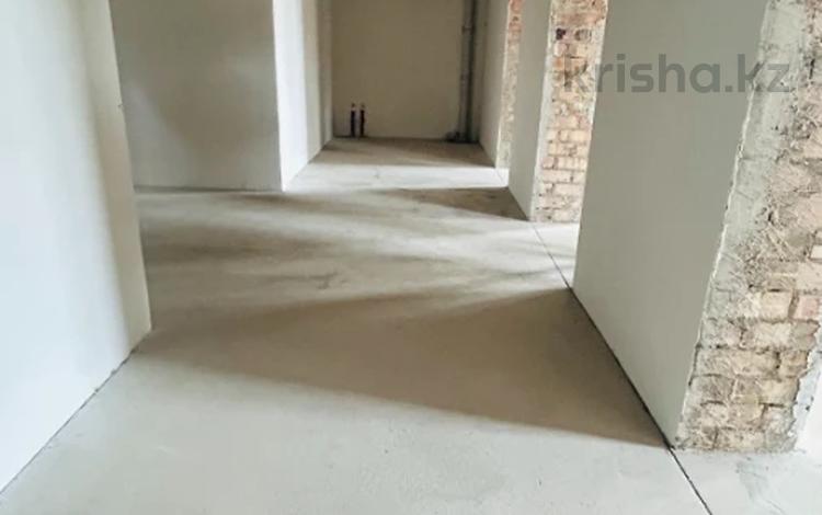 3-комнатная квартира · 78.8 м² · 5/5 этаж, мкр Юго-Восток, Республики — Средняя школа №81, Поликлиника №5, Ясли-сад №61 "Айголек", Карагандинский транспортно-технологический колледж, Карагандинский Банковский колледж, Карагандинский государственный университет им. академика Е.А. Букетова, Областной медицинский центр, ТЦ "Раха", Детский медицинский центр за ~ 30 млн ₸ в Караганде, Казыбек би р-н — фото 2