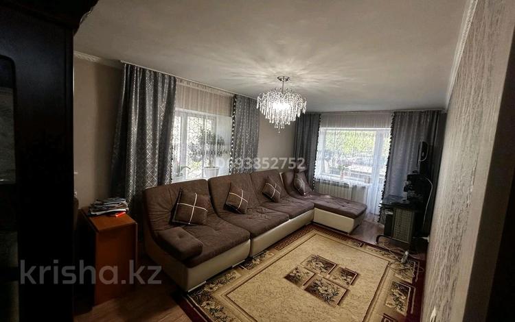 2-комнатная квартира, 43 м², 2/5 этаж, республика 16 — восточный парк за 8 млн 〒 в Темиртау — фото 2