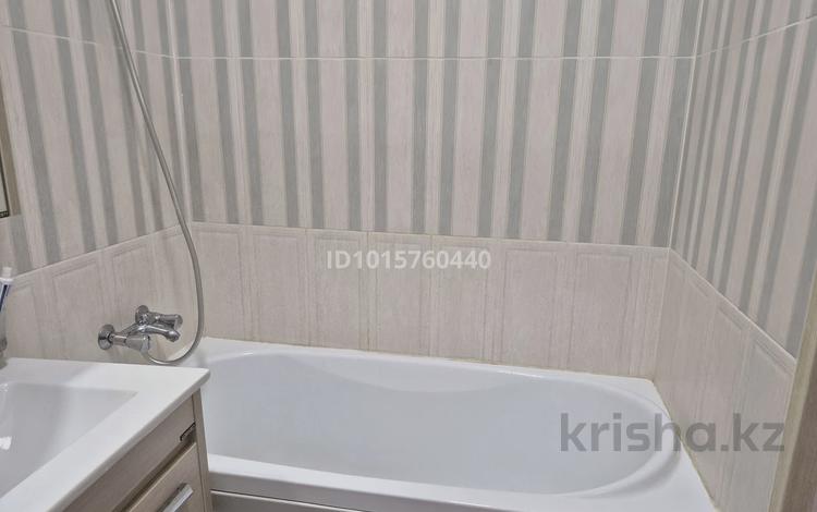 1-бөлмелі пәтер · 52 м² · 5/7 қабат, 17-ш/а. 110, бағасы: 10 000 ₸ в Актау, 17-й мкр — фото 4