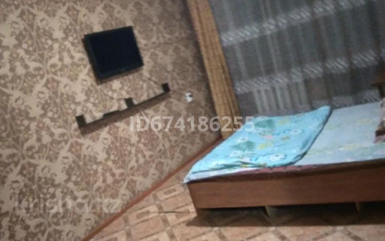 1-комнатная квартира, 32 м², 2 этаж посуточно, Достык 25 — Назарбаева за 6 000 〒 в Талдыкоргане — фото 2