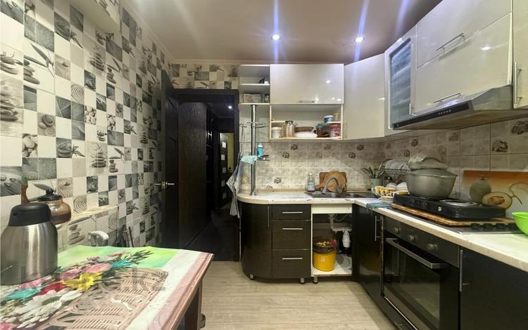 3-комнатная квартира · 65 м² · 3/10 этаж, мкр Новый Город — ТД Таир за 24 млн ₸ в Караганде, Казыбек би р-н — фото 2