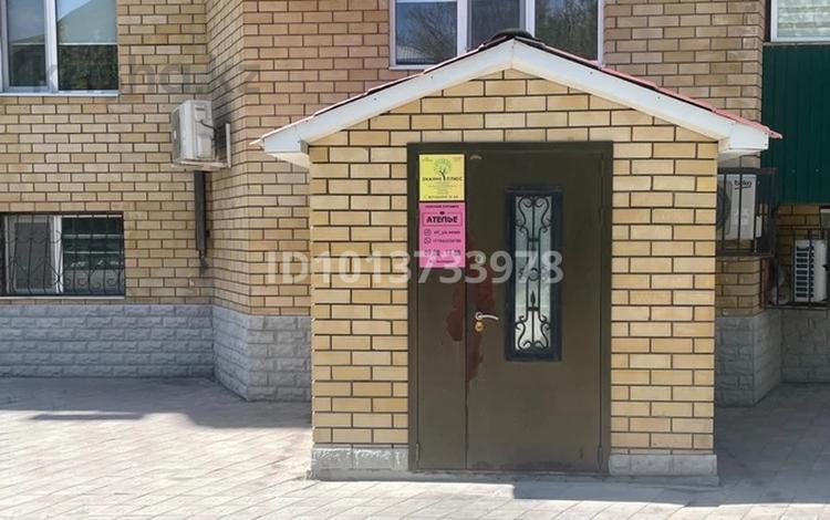 Свободное назначение, офисы, магазины и бутики, склады, салоны красоты, медцентры и аптеки, образование · 140 м² за 40 млн ₸ в Атырау, мкр Жилгородок — фото 2