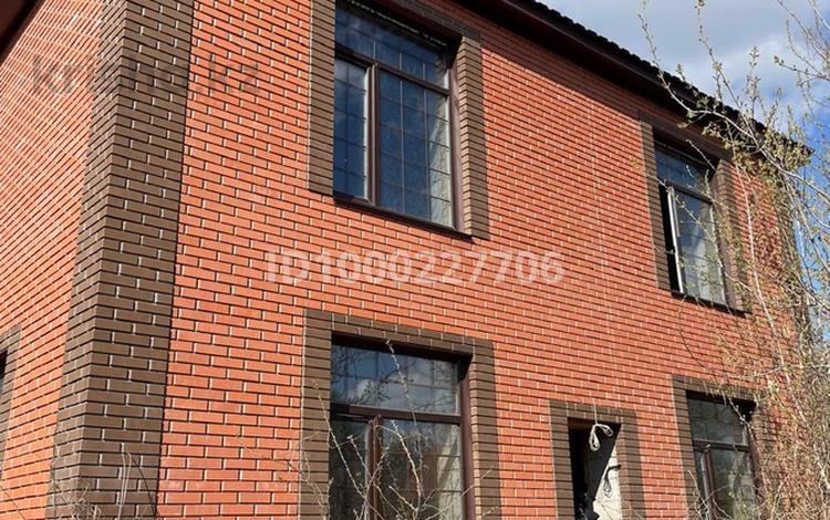 Жеке үй · 4 бөлме · 180 м² · 8 жүзд., Водник 25, бағасы: 30 млн ₸ в Уральске — фото 2