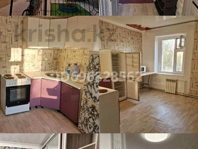 1-комнатная квартира · 45 м² · 3/9 этаж, Құрманғазы 165 — Бөбек дүкені үсті, Асмир, день ночь дүкені за 100 000 ₸ в Уральске, мкр Школьник