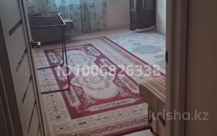 2-бөлмелі пәтер · 69 м² · 2/10 қабат, Толе би 285/8 к1, 285/8 к2, 285/8 к3, 285/8 к4, 285/8 к5, 285/8 к6, 285/8 к7, 285/8 к8, 285/8 к9, 285/8 к10, 285/8 к11, бағасы: 300 000 ₸ в Алматы, Ауэзовский р-н — фото 2