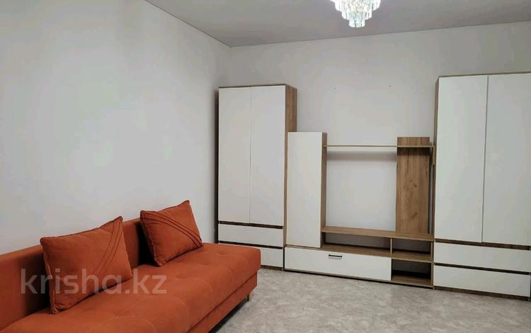 1-комнатная квартира · 38 м² · 13/23 этаж, Бейбарыс Султан 12 за 200 000 ₸ в Астане, Сарыарка р-н — фото 2
