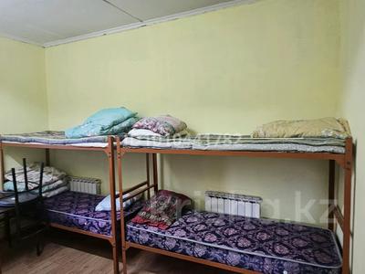 1 бөлме · 400 м² · 1/2 қабат, Кармысова 82, бағасы: 140 000 ₸ в Алматы, Медеуский р-н