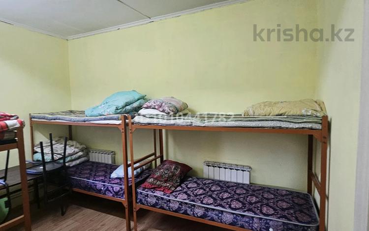 1 бөлме · 400 м² · 1/2 қабат, Кармысова 82, бағасы: 140 000 ₸ в Алматы, Медеуский р-н — фото 2