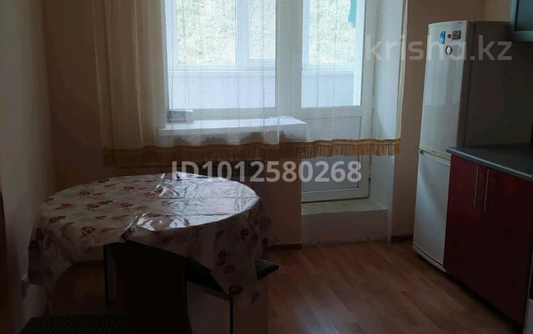 2-комнатная квартира · 58 м² · 1/5 этаж, Молдогуловой 17/4 - 27 за 19.5 млн ₸ в Усть-Каменогорске — фото 2