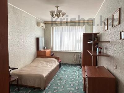 4-комнатная квартира, 90 м², 4/5 этаж, 12-й мкр 40 за 22 млн 〒 в Актау, 12-й мкр