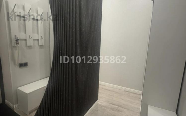 1-комнатная квартира · 45 м² · 3/8 этаж, 19-й мкр 45/1 за 20 млн ₸ в Актау — фото 2