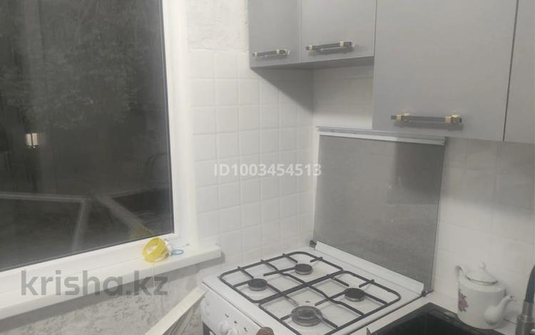 1-комнатная квартира · 46 м² · 2/5 этаж, 8 мкр 3 — Ыңғайлы за 100 000 ₸ в Таразе — фото 2