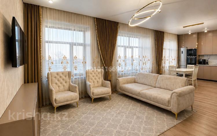 3-бөлмелі пәтер · 90 м² · 1/7 қабат, Театральная — Микрорайон: 15-й. Ориентир: За площадью Мухтара Ауэзова (район кинотеатра «Океан», центр левого берега)., бағасы: 65 млн ₸ в Семее — фото 2