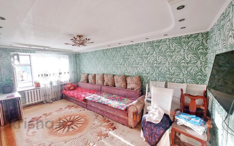 3-комнатная квартира, 63 м², 1/5 этаж, Жастар 30 за 17 млн 〒 в Талдыкоргане — фото 2