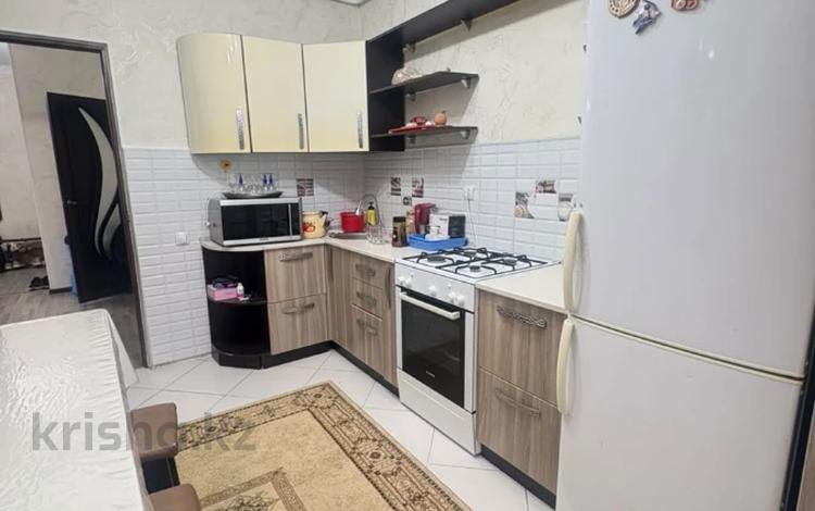1-бөлмелі пәтер · 45.7 м² · 2/5 қабат, Алтын орда ш/а., Тауелсиздик, бағасы: 19.2 млн ₸ в Актобе, мкр. Алтын орда — фото 2