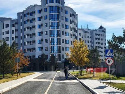 4-комнатная квартира · 147 м² · 3/7 этаж, Ак берен 4/2 за ~ 55.9 млн 〒 в Атырау