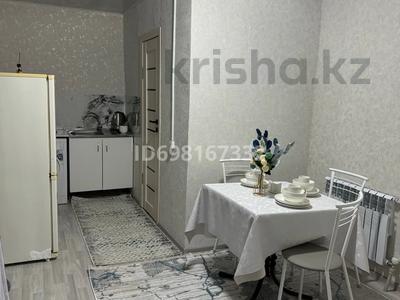 Аренда квартир посуточно в Алматы: 2-комнатная квартира · 50 м² · 1/1 этаж, Жумабаева — Жумабаева - Сельская за 10 000 〒 2-комнатная квартира · 50 м² · 1/1 этаж, Жумабаева — Жумабаева - Сельская за 10 000 〒 в Алматы, Жетысуский р-н