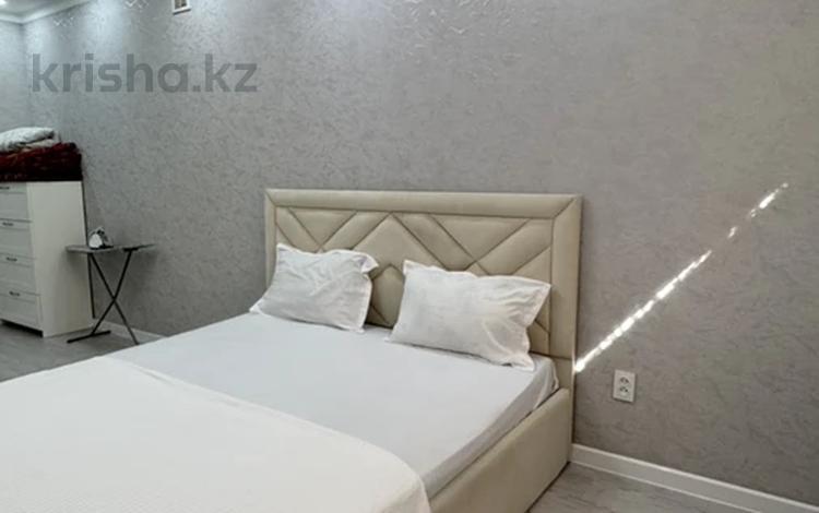 2-комнатная квартира · 65 м² · 2/14 этаж, 17-й мкр 6 за 15 000 ₸ в Актау — фото 42