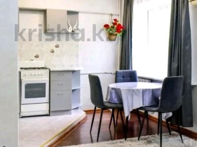2-бөлмелі пәтер · 42 м² · 1/5 қабат, Казыбек би 97 — Наурызбай батыра, бағасы: 300 000 ₸ в Алматы, Алмалинский р-н