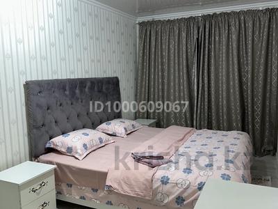3-комнатная квартира · 60 м² · 1/5 этаж, Айбергенова за 10 000 ₸ в Шымкенте, Аль-Фарабийский р-н
