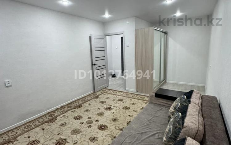 1-бөлмелі пәтер · 40 м² · 8/9 қабат, Шакарима 42, бағасы: 180 000 ₸ в Семее — фото 2